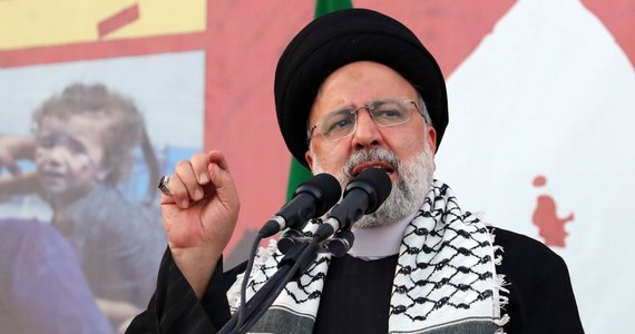 Prezydent Iranu Ebrahim Raisi umieścił na platformie X wpis, który można interpretować jako zapowiedź kolejnych działań Teheranu. "Zbrodnie syjonistycznego reżimu przekroczyły czerwoną linię" - napisał Raisi w dniu zakończenia szeroko zakrojonych ćwiczeń wojskowych Iranu. W świecie islamu wrze w związku z konfliktem izraelsko-palestyńskim.
