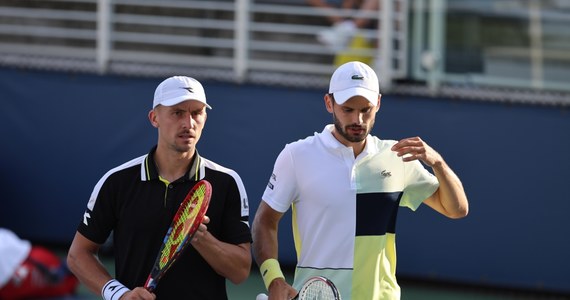 Jan Zieliński i Monakijczyk Hugo Nys przegrali z rozstawionymi z "trójką" Meksykaninem Santiago Gonzalezem i Francuzem Edouardem Roger-Vasselinem 7:6 (10-8), 6:7 (3-7), 1-10 w finale turnieju tenisowego ATP w Bazylei.
