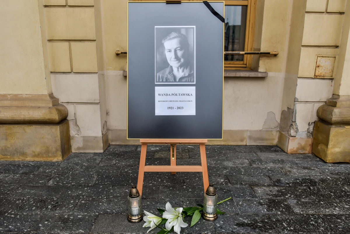 Pogrzeb zmarłej w ubiegłym tygodniu Wandy Półtawskiej odbędzie się we wtorek 31 października w Krakowie. Przyjaciółka Jana Pawła II zmarła w wieku niemal 102 lat, zostanie pochowana na cmentarzu parafialnym na Salwatorze.