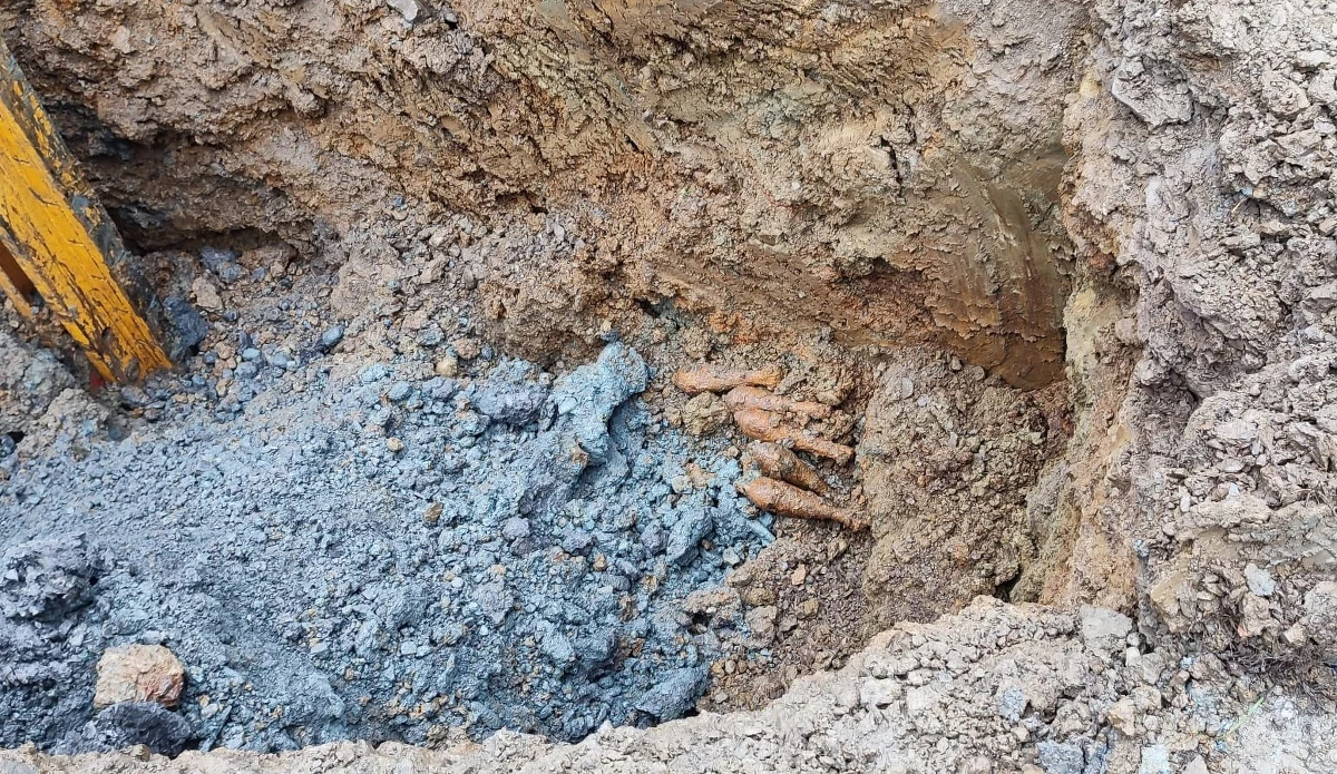 Na 10 niewybuchów z czasów II wojny światowej, trafili robotnicy podczas prac ziemnych w Grybowie. O znalezisku powiadomiono saperów z 16. Batalionu Powietrznodesantowego z Krakowa, którzy zajęli się neutralizacją pocisków.

