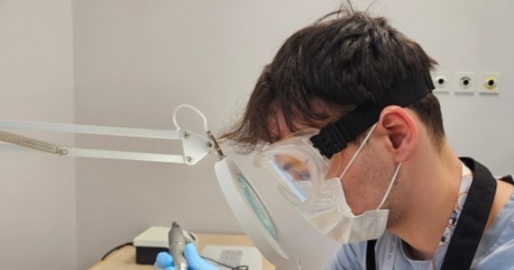 W szpitalu dziecięcym w Olsztynie uruchomiono pracownię druku 3D. Pierwsi mali pacjenci już skorzystali z wydrukowanych szyn operacyjnych, które pomagają w zabiegach twarzoczaszki. 