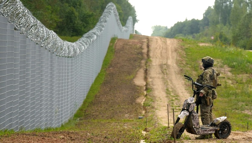 Niepokojące nagranie łotewskiej Straży Granicznej. Porzucali migrantów