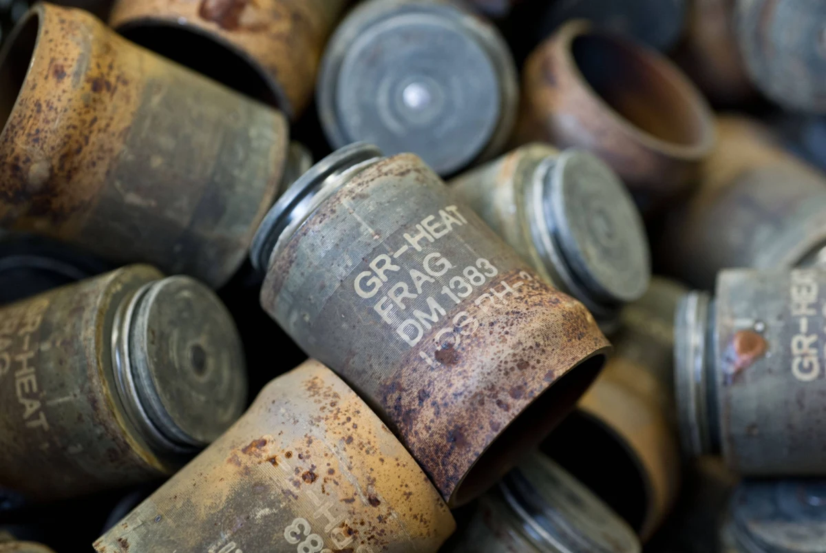 Służby szukają osoby, która na cele dobroczynne przekazała... amunicję kasetową. Do tego niecodziennego odkrycia doszło w piątkowy poranek w mieście Janesville w amerykańskim stanie Wisconsin.