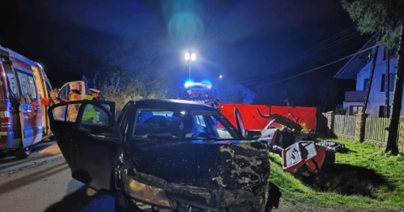 81-letni mężczyzna zginął w wypadku drogowym w Starej Słupi (Świętokrzyskie). Doszło tam do zderzenia dwóch samochodów osobowych – poinformowała mł. asp. Małgorzata Perkowska-Kiepas, oficer prasowy kieleckiej policji.