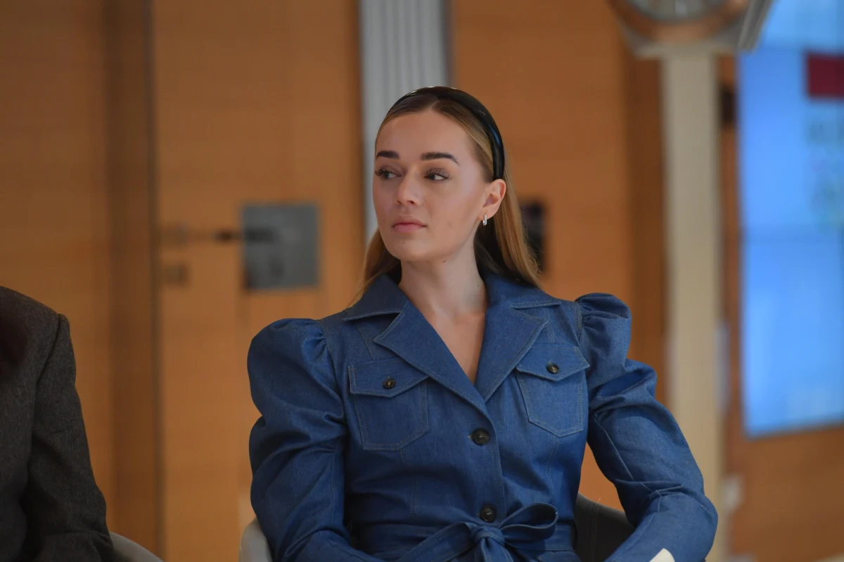 Biało-czerwone siatkarki ponad miesiąc temu wywalczyły awans na igrzyska olimpijskie w Paryżu. Polki wrócą na najważniejszą sportową imprezę po 16 latach. Dla zawodniczek to wielka szansa na spełnienie marzeń. Chętnych sporo, miejsc w reprezentacji niewiele. Jedną z pewniaczek wydaje się libero Maria Stenzel, ale sama zawodniczka podchodzi do tego z dużą pokorą.