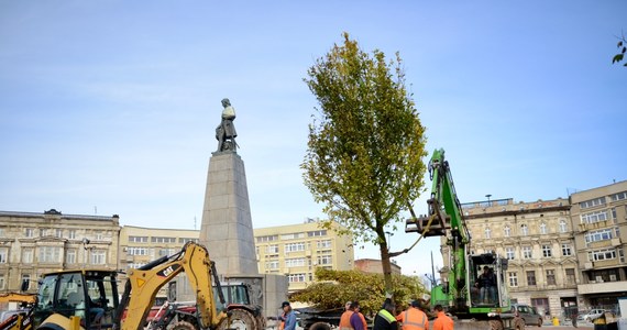 ​Ogrody deszczowe, które powstają z roślinności przyspieszającej odparowywanie wody deszczowej - takie rozwiązanie po raz pierwszy w kraju zostanie zastosowane na Placu Wolności w Łodzi. Ten charakterystyczny plac miasta zupełnie zmieni wygląd i charakter. Teraz będzie zieloną ostoją.  