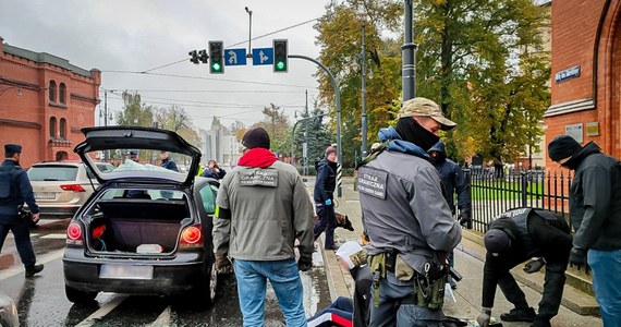 Służby rozbiły gang, który specjalizował się w handlu narkotykami. Na terenie Torunia i powiatu zatrzymano 26 osób.