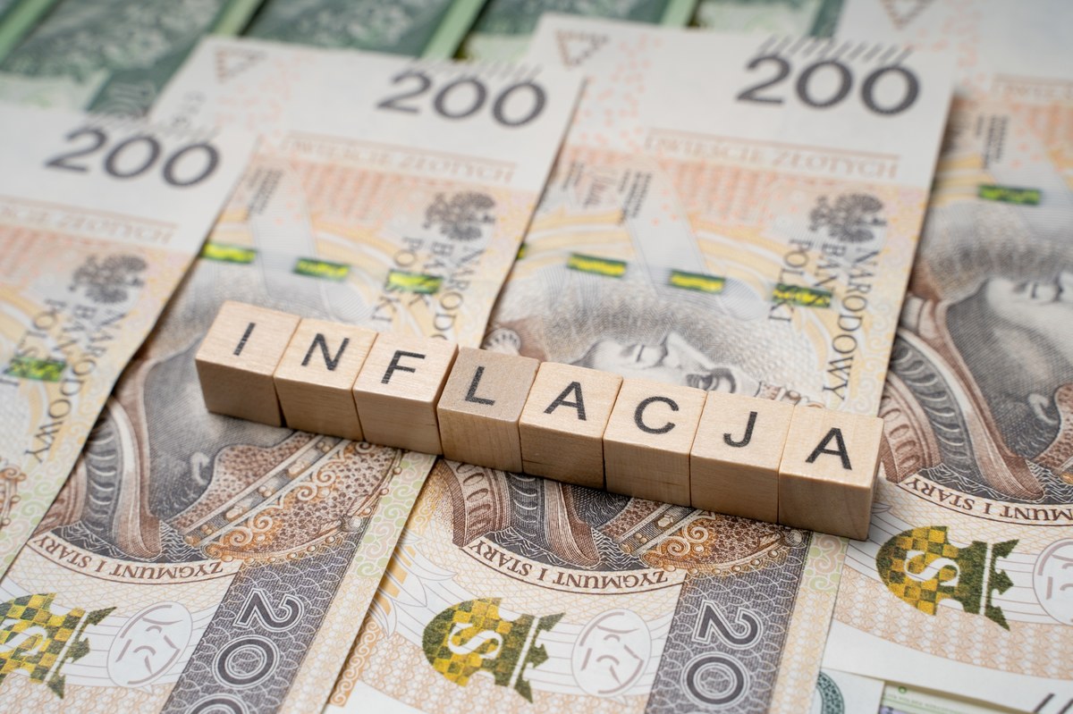 W całej unijnej stawce 27 krajów jesteśmy w niechlubnej czołówce, z piątą największą inflacją we Wspólnocie, ale w bezpośrednim towarzystwie państw naszego regionu. Od wszystkich odstają Węgry, gdzie nadal inflacja jest dwucyfrowa.