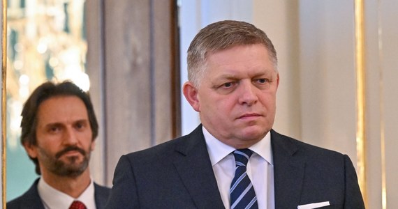 Robert Fico, nowy premier Słowacji, zapowiedział, że spotka się z premierem Polski po powstaniu rządu. Przekazał, że od czeskiego szefa rządu Petra Fiali usłyszał, że posiedzenie Grupy Wyszehradzkiej odbędzie się po zaprzysiężeniu Rady Ministrów w Warszawie. 