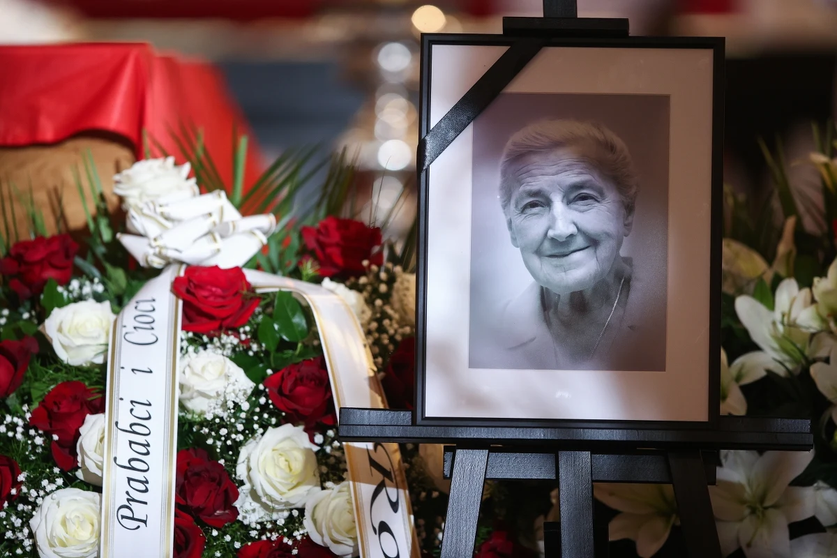 W Bazylice Mariackiej w Krakowie odbyły się uroczystości pogrzebowe Wandy Półtawskiej, która następnie spoczęła w grobowcu obok męża prof. Andrzeja Półtawskiego na cmentarzu Salwatorskim. Była współpracowniczką i przyjaciółką Jana Pawła II, lekarzem psychiatrą, więźniarką niemieckiego nazistowskiego obozu koncentracyjnego Ravensbrück, damą orderu Orła Białego.