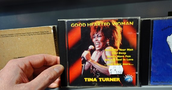 "Była pod każdym względem wyjątkowa. Godziny katowania koncertów na VHS. Marzenie, żeby szaleć na scenie jak ona" - mówi o Tinie Turner Patrycja Markowska, piosenkarka i autorka tekstów, gość Mateusza Opyrchała. 1 listopada w internetowym Radiu RMF24 artyści i dziennikarze wspominają tych, którzy odeszli w tym roku. Tina Turner, jedna z najważniejszych piosenkarek lat 80. XX wieku zmarła 24 maja 2023 w wieku 83 lat.