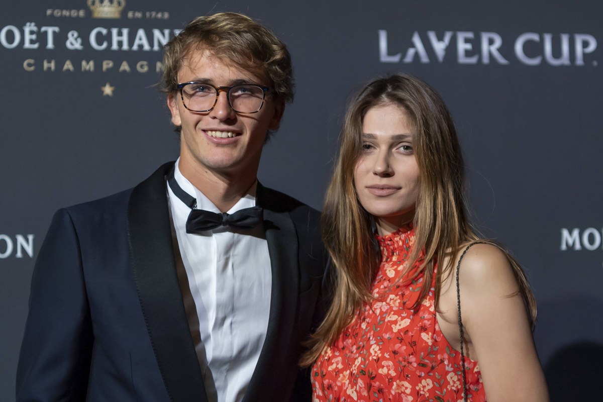 ​Sąd rejonowy w Berlinie nałożył na Alexandra Zvereva grzywnę w wysokości 450 000 euro za przemoc domową. Była partnerka tenisisty Olga Szarypowa w 2020 roku złożyła przeciw niemu pozew, twierdząc, że podczas kłótni doznała uszczerbku na zdrowiu.