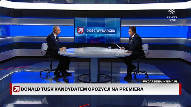 - Wydaje mi się, że Donald Tusk jest wyjątkowo sprawnym politykiem - ocenił prof. Władysław Teofil Bartoszewski. Bogdan Rymanowski zapytał gościa, czy już w poniedziałek pojawi się informacja, że umowa koalicyjna została podpisana. - Tego nie wiem, wiem, że odbywały się rozmowy czterech ugrupowań. Będą się odbywały w czwartek, w piątek, więc prawdopodobne, że do poniedziałku mogą coś stworzyć, ale tego nie wie nikt - powiedział w "Gościu Wydarzeń".Prowadzący przypomniał, że w ostatnim czasie nie pojawia się za wiele informacji na temat rozmów dotyczących umowy koalicyjnej. Jedynie dzisiaj pojawiło się nagranie, na którym Donald Tusk przekazał, że "rozmowy idą świetnie". - Żeby rozmowy szły świetnie należy nic nie mówił. Na tym polegają negocjacje poufne, że mają być poufne, a nie, że wszystko ma być natychmiast przekazywane społeczności - mówił. 