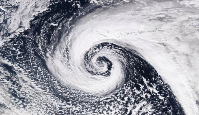Cyklon Ciaran zmierza do Europy. Ostrzeżenia w wielu państwach