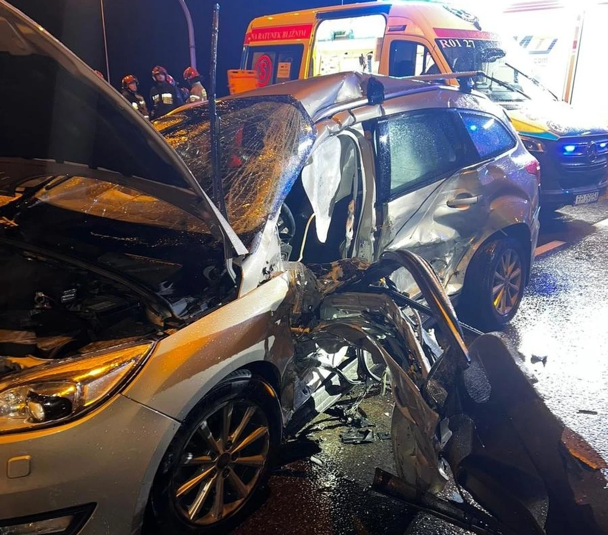 Pracując pod nadzorem prokuratora policjanci z Przemyśla wyjaśniają okoliczności wczorajszego wypadku, w którym zginął 55-letni mężczyzna.
