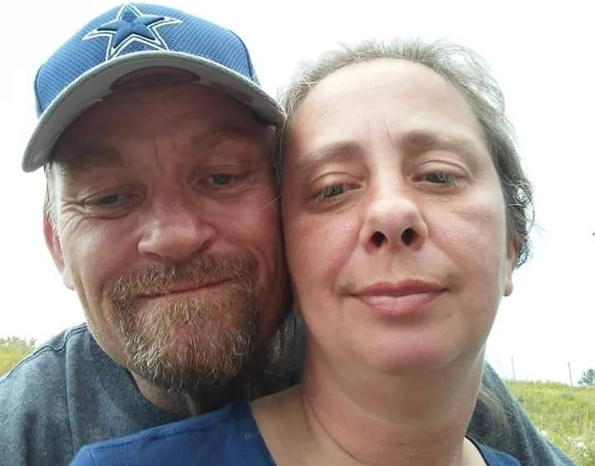 51-letni mężczyzna, który stał się posiadaczem wartego 30 mln dolarów spadku, został otruty przez  47-letnią partnerką, której zapowiedział rozstanie. Kilka godzin później kobieta „poczęstowała” go płynem niezamarzającym.