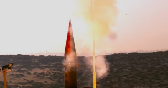 Przy użyciu pozaatmosferycznego systemu obrony Arrow 3 wojsko izraelskie dokonało zestrzelenia rakiety odpalonej z terytorium Jemenu. Do zniszczenia pocisku balistycznego wycelowanego w Izrael doszło we wtorek nad Morzem Czerwonym.