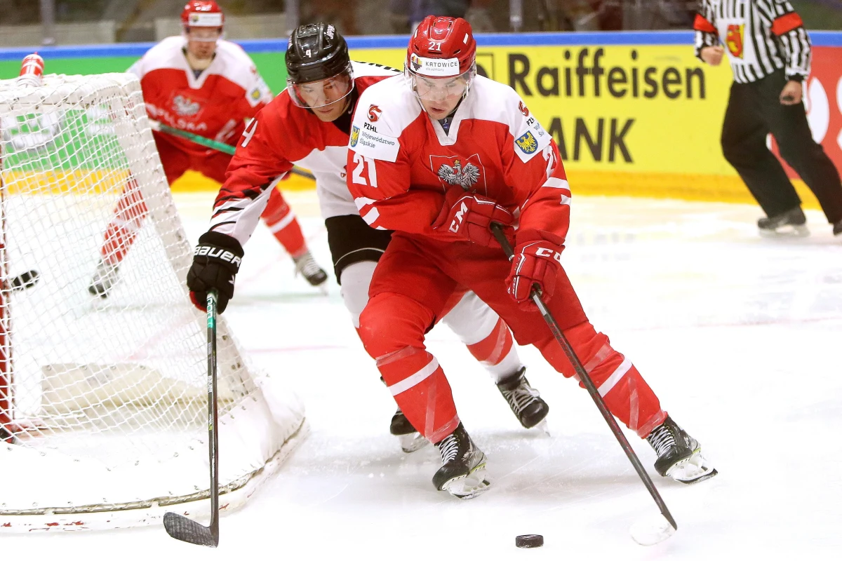 Hokejowa reprezentacja Polski w poniedziałek rozpocznie zgrupowanie w Sosnowcu. Biało-Czerwoni będą przygotowywać się do towarzyskiego turnieju o Puchar Niepodległości. Podopieczni Roberta Kalabera zmierzą się w nim od 9 do 11 listopada z Estonią, Łotwą i Litwą. "Są to inne drużyny od tych, z którymi będziemy się mierzyć w maju w mistrzostwach świata elity. To będą drużyny, które będą się bronić, a my będziemy musieli atakować" - mówi Alan Łyszczarczyk, zawodnik GKS-u Tychy i reprezentacji Polski. O zbliżającym się zgrupowaniu i atmosferze w reprezentacji z napastnikiem hokejowej kadry rozmawiał Wojciech Marczyk z redakcji sportowej RMF FM.