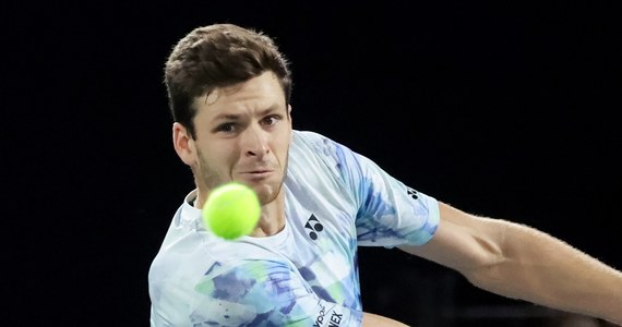 Szybko, łatwo i przyjemnie - Hubert Hurkacz po trwającym niespełna godzinę meczu pokonał ​Hiszpana Roberto Bautistę-Aguta 6:3, 6:2 i awansował do 1/8 finału turnieju ATP rangi Masters na kortach twardych w Paryżu. Kolejnym rywalem polskiego tenisisty będzie Argentyńczyk Francisco Cerundolo.