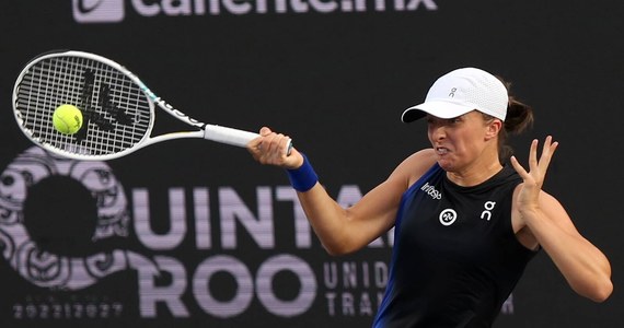 Rozstawiona z numerem drugim Iga Świątek wygrała z Amerykanką Coco Gauff  6:0, 7:5 w swoim drugim meczu w tenisowym turnieju WTA Finals w Cancun. W poniedziałek wiceliderka światowego rankingu pokonała Czeszkę Marketę Vondrousovą 7:6 (7-3), 6:0.