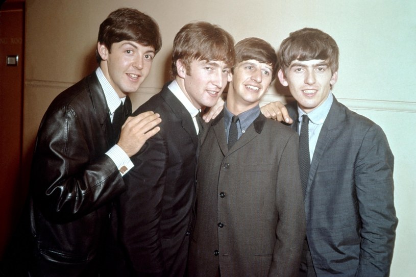 Pojawiła się ostatnia piosenka The Beatles, "Now and Then". Utwór powstał pod koniec lat 70., a jego szlifowanie przez muzyków zespołu trwało przez ponad 25 lat. Dzięki rozwojowi technologii fani Czwórki z Liverpoolu mogą usłyszeć niezwykłą, poruszającą piosenkę, która nazywana jest "listem miłosnym" Lennona do McCartneya.