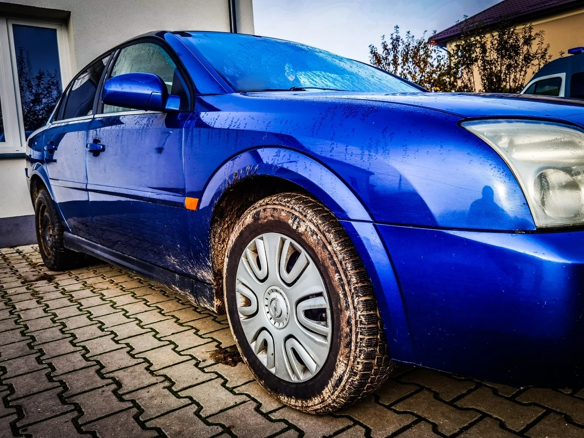 4,5 promila alkoholu w organizmie miał 31-letni kierowca osobowego opla, który został zatrzymany przez policję koło Siematycz na Podlasiu. Mężczyzna wpadł podczas wymiany koła.