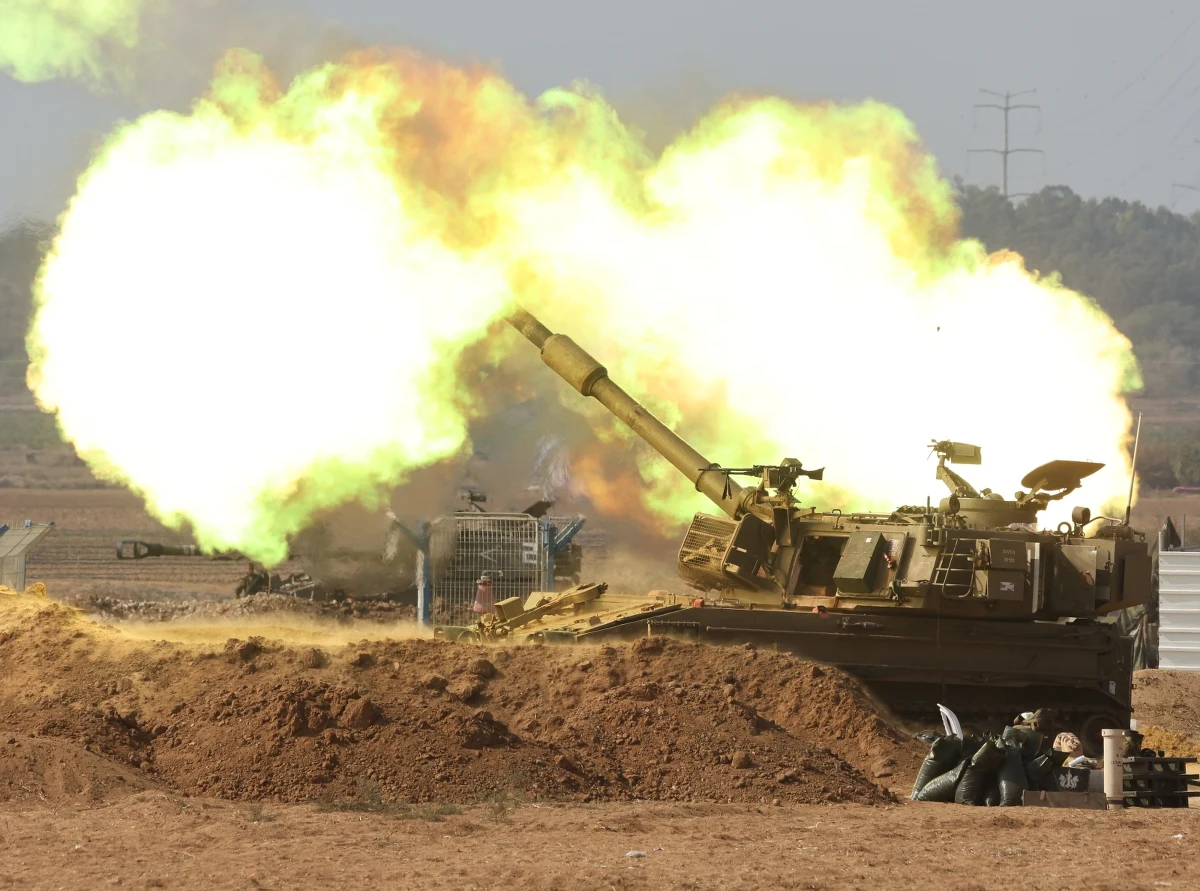 Siły Obronny Izraela (IDF) poinformowały, że zakończyły okrążanie miasta Gaza, odcinając je od południowych rejonów Strefy Gazy.​ Wcześniej premier Izraela Benjamin Netanjahu informował, że wojska izraelskie przekroczyły przedmieścia Gazy i posuwają się naprzód.