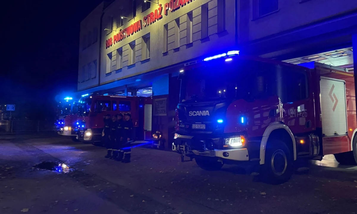 O godz. 18:00 w całej Polsce zawyły syreny w jednostkach OSP i PSP. To hołd kolegów dla Bartosza Błyskala, który tragicznie zmarł podczas podwodnych poszukiwań Grzegorza Borysa, podejrzanego o zabójstwo swojego 6-letniego syna w Gdyni.