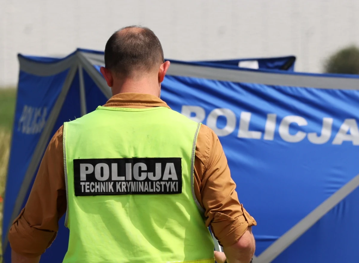 Do tragicznego wypadku doszło w Starym Kałęczynie (powiat ciechanowski). Na terenie magazynu ze zbożem śmierć poniósł 17-latek.