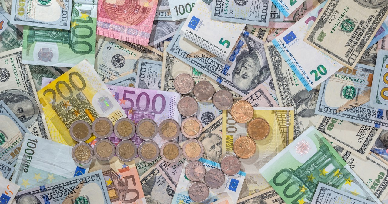 Kursy walut we wtorek, 29 kwietnia. Poluzowanie polityki celnej USA wpłynęło na rynki. Ile kosztują euro, dolar i frank?