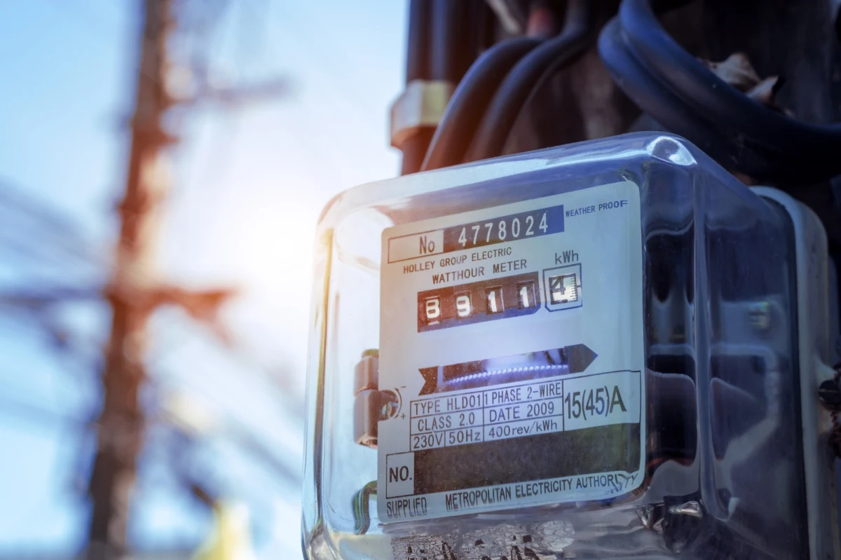 Prąd od nowego roku będzie droższy. Wnioski taryfowe od sprzedawców energii elektrycznej wpłynęły już do prezesa Urzędu Regulacji Energetyki. W grudniu określi on taryfy na przyszły rok.  