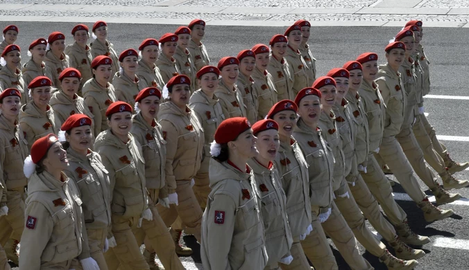 Rosyjskie kobiety idą do wojska. Władze zachęcają wysokimi zarobkami