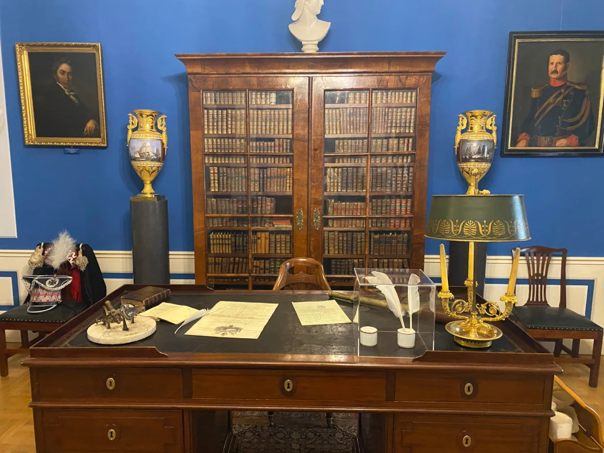 Do końca listopada za darmo można zwiedzać Zamek Królewski. Od wtorku do niedzieli od 14:00 udostępniona jest Trasa Królewska, a od 10:00 - apartament księcia Poniatowskiego w Pałacu pod Blachą.