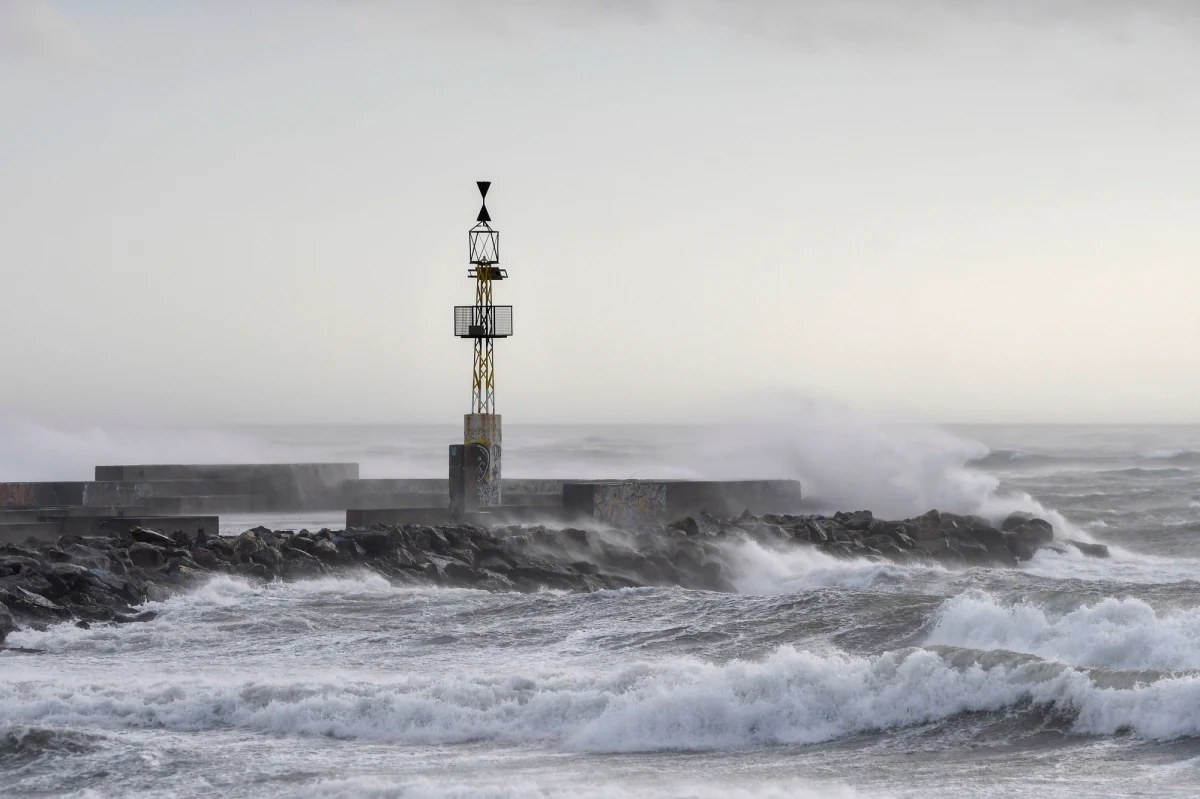 Cztery osoby zginęły w wyniku zatonięcia jachtu u wybrzeży Portugalii. To dwóch mężczyzn i dwie kobiety. Mimo ostrzeżeń przed złymi warunkami na morzu, wypłynęli rano z portu w Peniche.