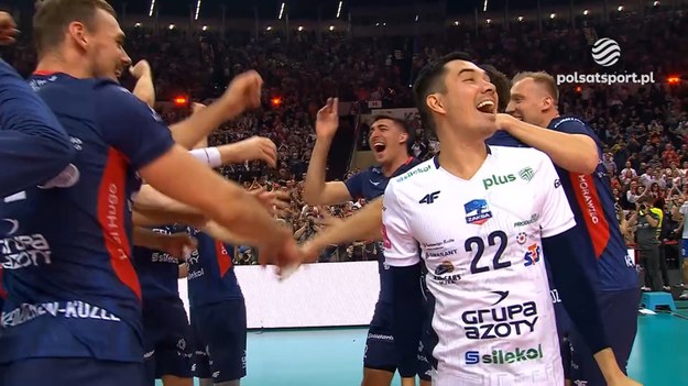 Skrót meczu o Superpuchar Polski. Grupa Azoty ZAKSA Kędzierzyn-Koźle pokonała Jastrzębski Węgiel 3:2 i po trzech latach odzyskała trofeum.

