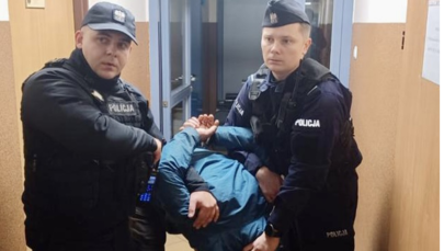 Atak maczetą w Warszawie. Napastnik usłyszał zarzuty i trafił do aresztu