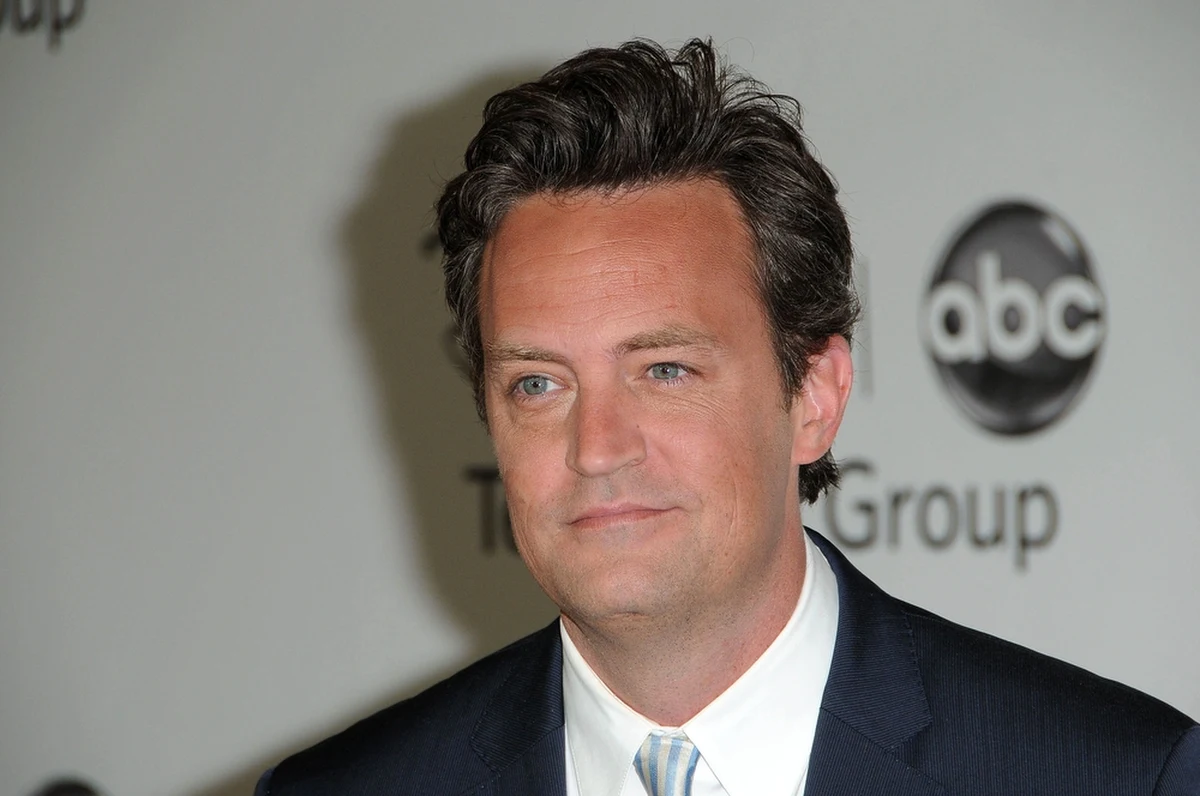 Matthew Perry spoczął na cmentarzu w Los Angeles. Niezapomnianego aktora pochowano na cmentarzu w Los Angeles, a żegnali go wszyscy przyjaciele ze słynnego serialu, w którym Perry był niekwestionowaną gwiazdą.