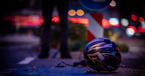 Nie żyje 52-latek, który zginął pod czas jazdy próbnej motocyklem w Namysłowie (Opolskie). Mężczyzna poniósł śmierć na miejscu. Okoliczności wyjaśnia policja i prokuratura.