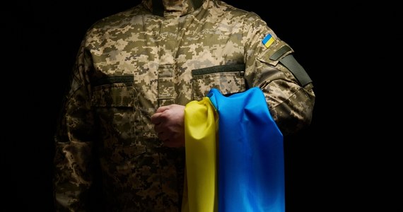 Rosjanie uderzyli w przyfrontową wieś w obwodzie zaporoskim. W tym czasie, w miejscowości odbywały się uroczystości wręczenia żołnierzom odznaczeń z okazji Dnia Artylerii. Pociski spadły prosto na świętujących ukraińskich wojskowych zabijając ponad 20 osób.