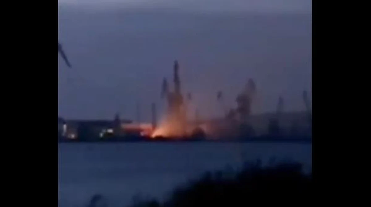 Ukraińscy piloci zatopili w Kerczu na okupowanym Krymie jeden z najnowocześniejszych okrętów Floty Czarnomorskiej Rosji, który mógł przenosić rakiety manewrujące Kalibr - potwierdził dziś na Telegramie dowódca Sił Powietrznych Ukrainy Mykoła Ołeszczuk. 