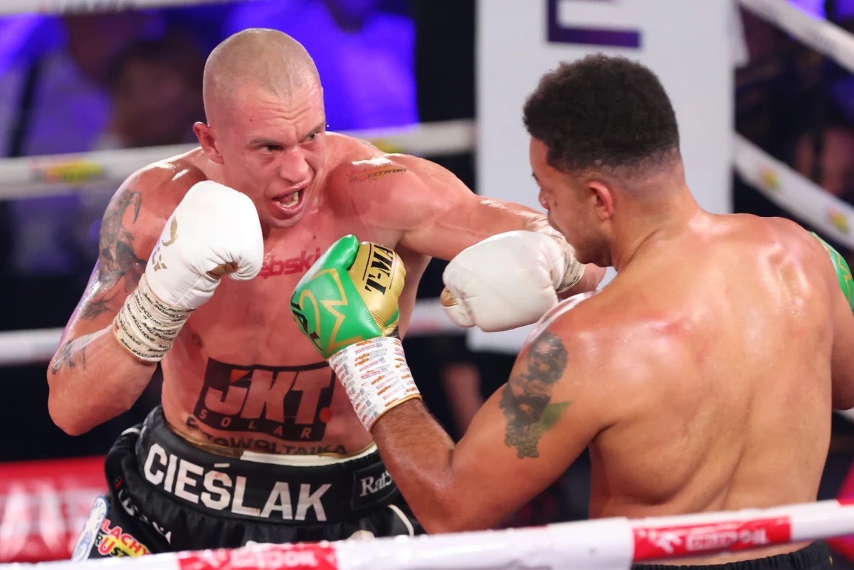 Michał Cieślak pokonał Tommy'ego McCarthy'ego i obronił tytuł mistrza Europy w walce wieczoru sobotniej gali bokserskiej "Nosalowy Dwór KnockOut Boxing Night 31" w Zakopanem. Na tej samej gali Krzysztof "Diablo" Włodarczyk już w drugiej minucie pierwszej rundy znokautował Kolubijczyka Edwina Mosquerę. 