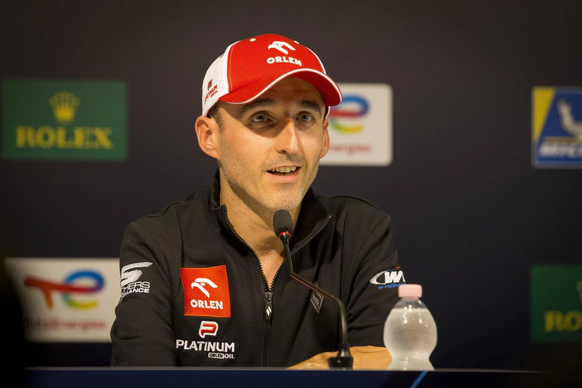 Polski kierowca wraz ze swoim zespołem – belgijskim WRT – wygrał ostatnią rundę mistrzostw WEC i wywalczył tytuł mistrza świata w kategorii LMP2. O tym sukcesie, a także o przyszłości Roberta Kubicy z dziennikarzem motoryzacyjnym Mateuszem Cieślickim rozmawiał Marcin Kargol z redakcji sportowej RMF FM.