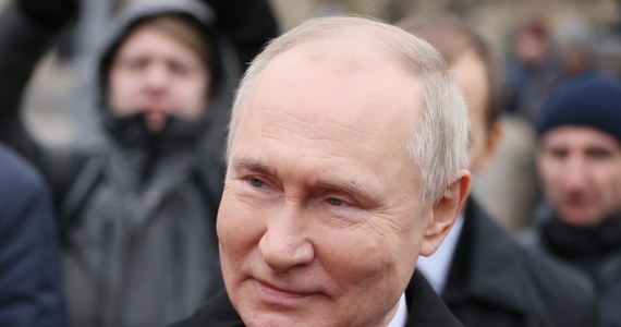 Władimir Putin zdecydował, że będzie ubiegać się o reelekcję w wyborach prezydenckich w marcu 2024 roku. Oznacza to, że będzie rządzić Rosją co najmniej do 2030 roku - powiadomiła agencja Reutera, powołując się na źródła.