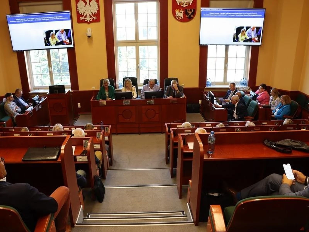 Podczas wtorkowej sesji sejmiku województwa wybrany zostanie nowy marszałek województwa warmińsko-mazurskiego. Zastąpi on Gustawa Marka Brzezina, który w październikowych wyborach został wybrany do Senatu. Tym razem marszałek ma pochodzić z Platformy Obywatelskiej. Oficjalnym kandydatem jest dotychczasowy wicemarszałek Marcin Kuchciński.