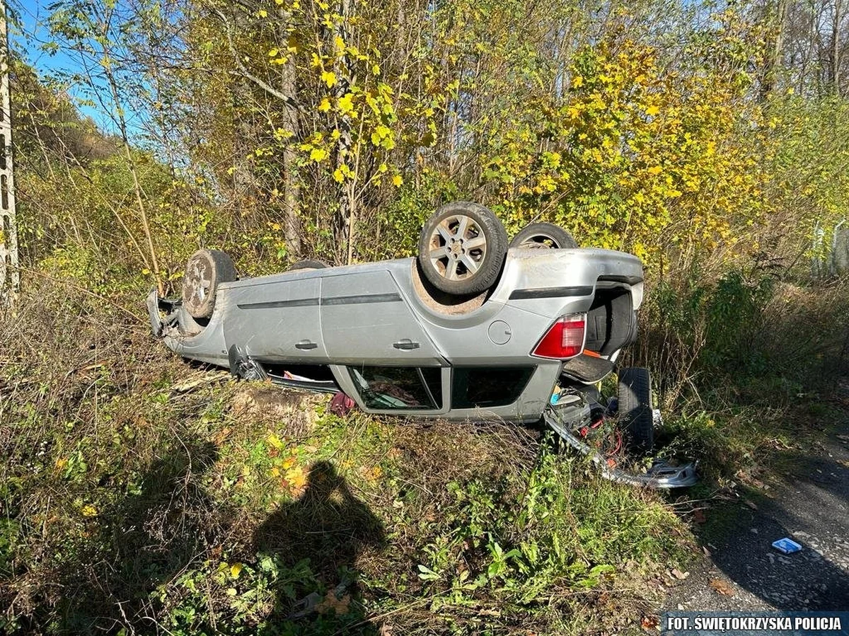 Wypadek podczas pościgu policyjnego w powiecie koneckim w Świętokrzyskiem. Uciekającemu przed mundurowymi 38-latkowi grozi teraz do 5 lat pozbawienia wolności.