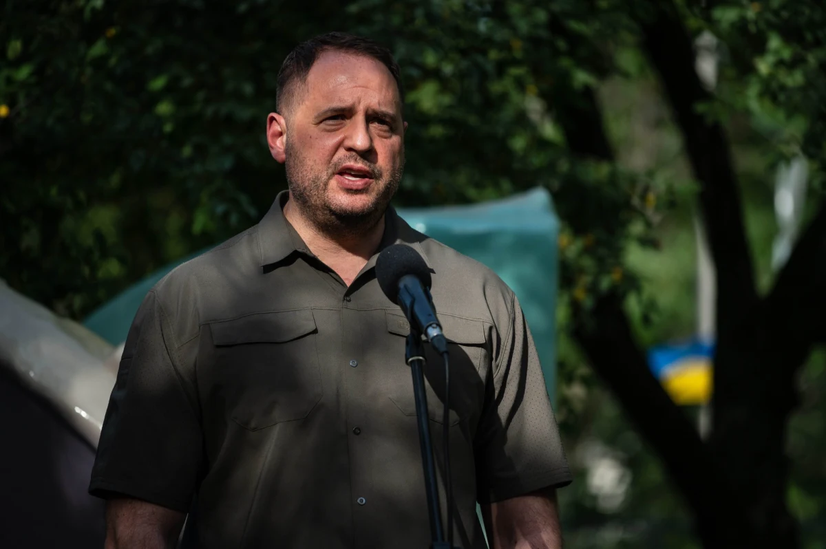 W ubiegłym tygodniu rosyjscy dowcipnisie zadzwonili do premier Włoch Giorgii Meloni i pytali o konflikt rosyjsko-ukraiński. Szefowa rządu odpowiedziała, że "wszyscy w Europie są już zmęczeni wojną". Przed taką postawą przestrzega doradca prezydenta Ukrainy. Ci którzy dziś są zmęczeni wojną, jutro obudzą się w zniewolonym świecie - ostrzegł Andrij Jermak na łamach POLITICO.