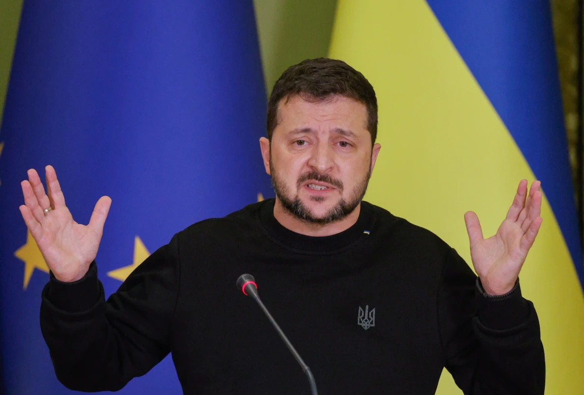 "To nieodpowiedzialne, by zajmować się wyborami w czasie wojny" - przekazał w wieczornym nagraniu Wołodymyr Zełenski. Prezydent Ukrainy zapowiedział, że wybory prezydenckie nie odbędą się terminowo, bo państwo musi skoncentrować się na kwestiach obronności.