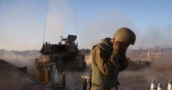 W ciągu ostatnich kilkunastu godzin zlikwidowano kilka strategicznych punktów Hamasu w Strefie Gazy - informują o poranku Siły Obrony Izraela. Z raportu sił zbrojnych państwa żydowskiego wynika, że atak pozbawił palestyńską organizację znacznych zasobów broni. 