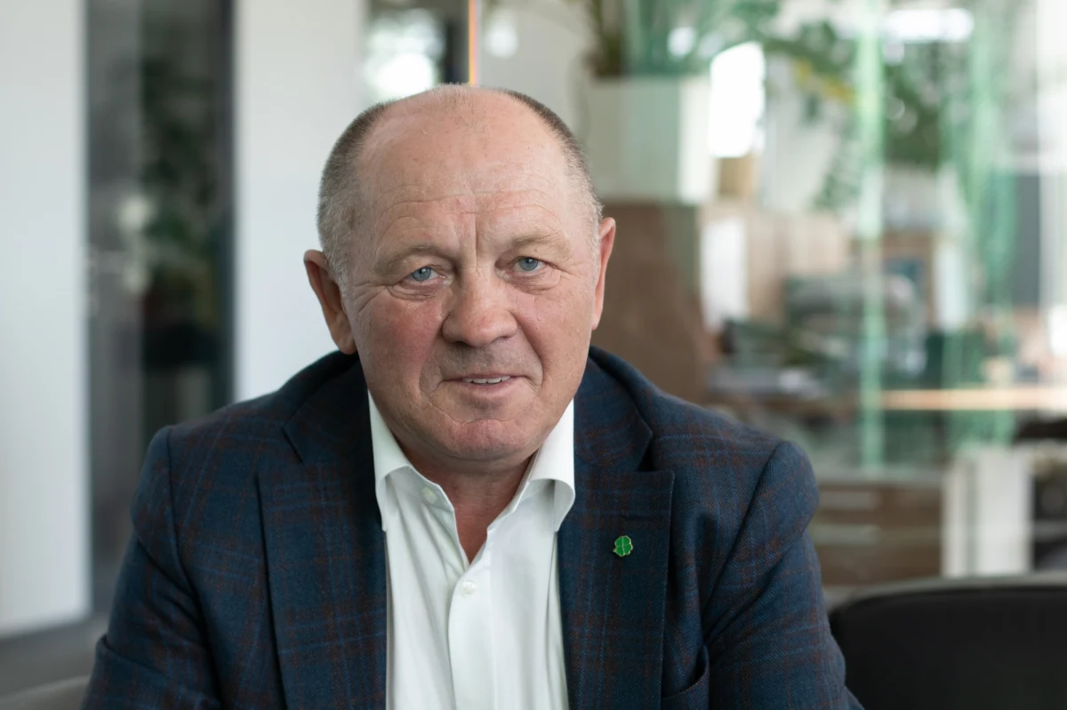 Marek Sawicki z PSL, którego prezydent wyznaczył na marszałka seniora, powiedział, że zdecydowałby się na zwołanie drugiego posiedzenia Sejmu. Miałoby ono odbyć się tydzień po pierwszym, wyznaczonym na 13 listopada. Podczas tego drugiego posiedzenia miałoby zostać złożone konstruktywne wotum nieufności wobec rządu Mateusza Morawieckiego. To, jak ocenił w Polsat News Sawicki, skróci proces powołania nowego rządu.