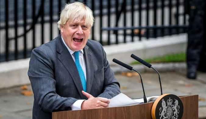 Boris Johnson miał szalony pomysł. "Chciał sobie wstrzyknąć koronawirusa na żywo"